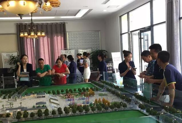 福利來(lái)啦！階州廣場(chǎng)很！熱！鬧！