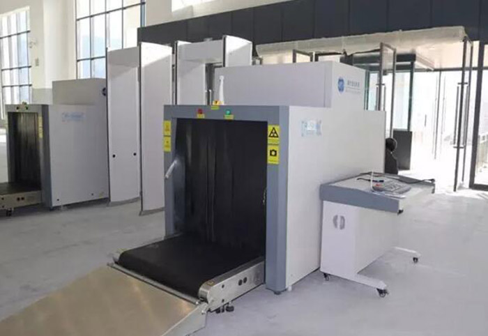 全國(guó)、省市政協(xié)委員體驗(yàn)蘭渝鐵路、視察階州廣場(chǎng)