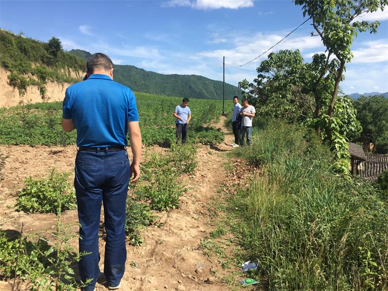 市龍江城鄉(xiāng)發(fā)展集團(tuán)深入幫扶村開展突出問(wèn)題排查整改落實(shí)工作