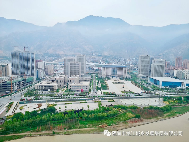 匠心傾注、喜封金頂——龍江?雙子座商住小區(qū)主體順利封頂