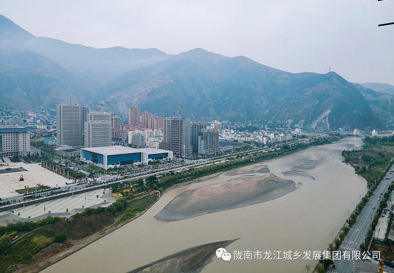 匠心傾注、喜封金頂——龍江?雙子座商住小區(qū)主體順利封頂