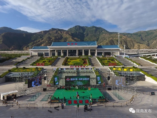 好嗨喲！隴南第一屆青島啤酒節(jié)開(kāi)幕啦，為期8天