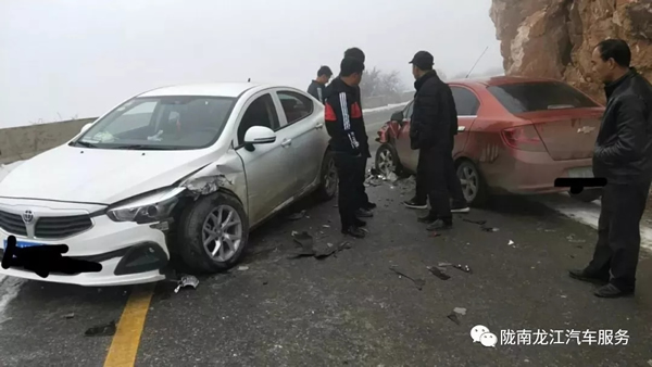 金錘鈑金，銀槍噴漆！龍江汽修值得信賴！