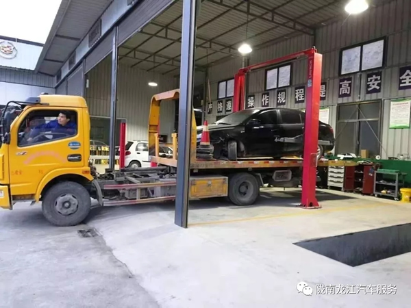 金錘鈑金，銀槍噴漆！龍江汽修值得信賴！