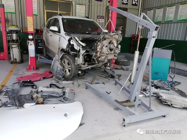 金錘鈑金，銀槍噴漆！龍江汽修值得信賴！