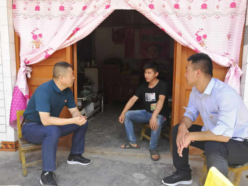 “感黨恩、憶黨史”，--市龍江城鄉(xiāng)發(fā)展集團(tuán)公司開展慶祝建黨99周年主題黨日活動(dòng)